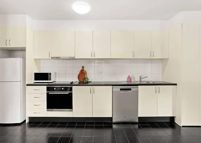 Cosy Inner City Abode - 1 Bed Woolloomooloo